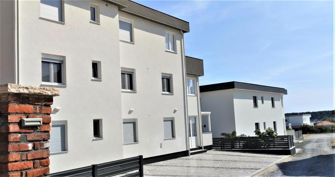 Apartment Ivetka Banjol Екстер'єр фото